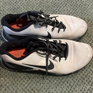 Nike Men's Athletic Shoes in White and Black